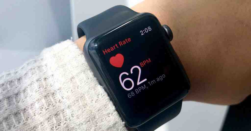 Apple Watch genç kızın hayatını kurtardı!